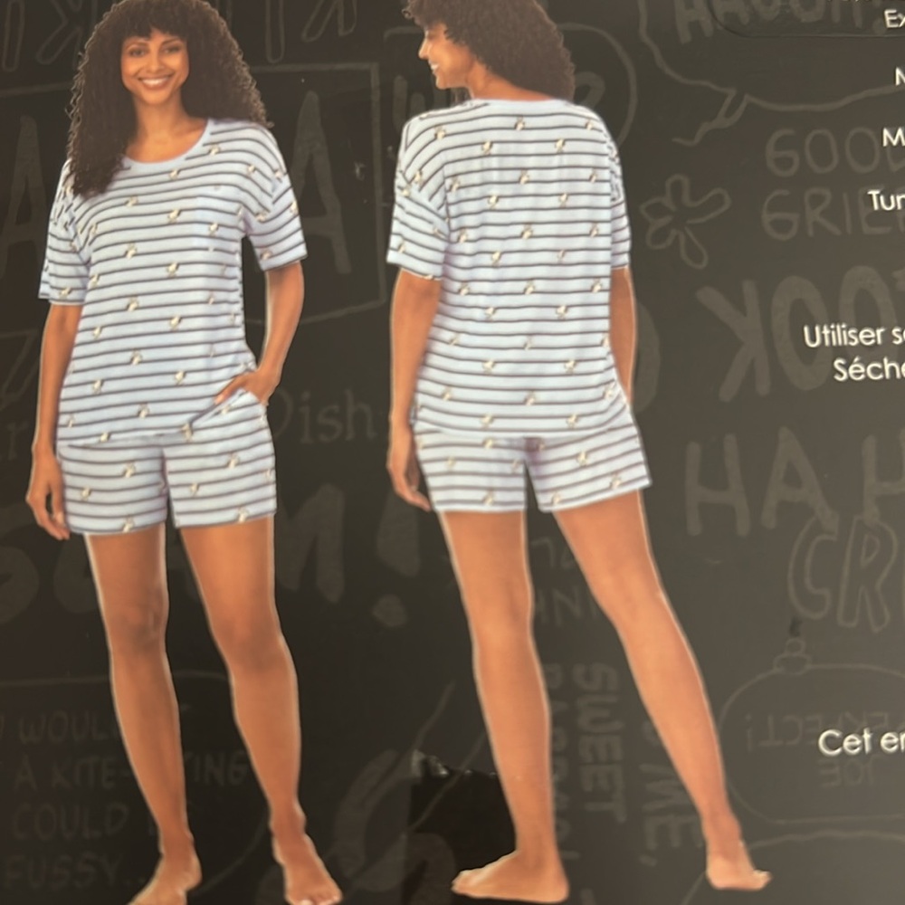 Peanuts Women’s 2 Piece Light Blue summer Snoopy Themed Pyjama Set size L/G NWT - Picture 1 of 3